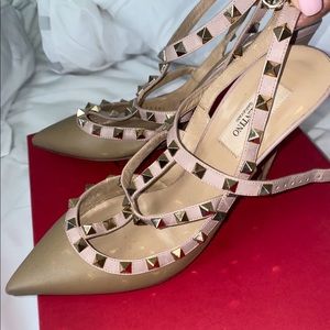 Valentino Rockstud Caged 100 Leather Pum